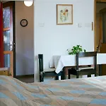Irena Apartman *