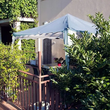 Apartment Irena *